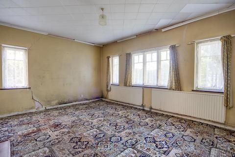 124 Botley Road, Chesham, HP5 1XG