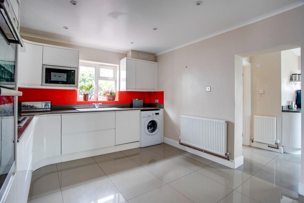 Kitchen / Breakfast Room