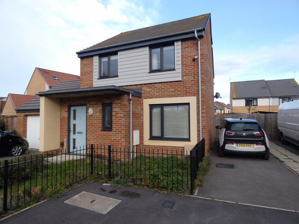 Eldon Street, South Shields 3 bed detached house £795 pcm (£183 pw)