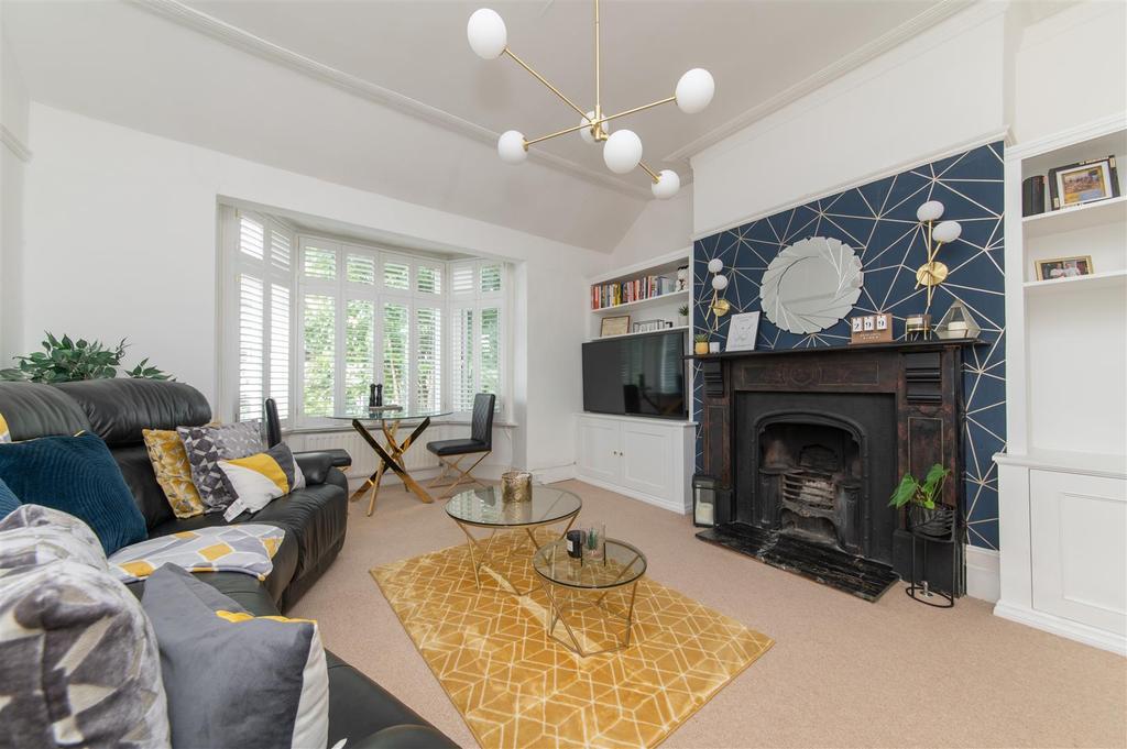 Sunny Gardens Road, Hendon 2 bed flat £425,000