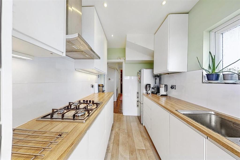 74 Carlton Avenue West - xb7 K7 O6 Ic027 YXG0 Qk Vo.jpg