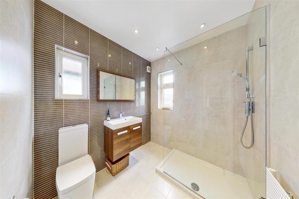 74 Carlton Avenue West - l JNZj Yo EPCq Ma WDLbg F8.jpg