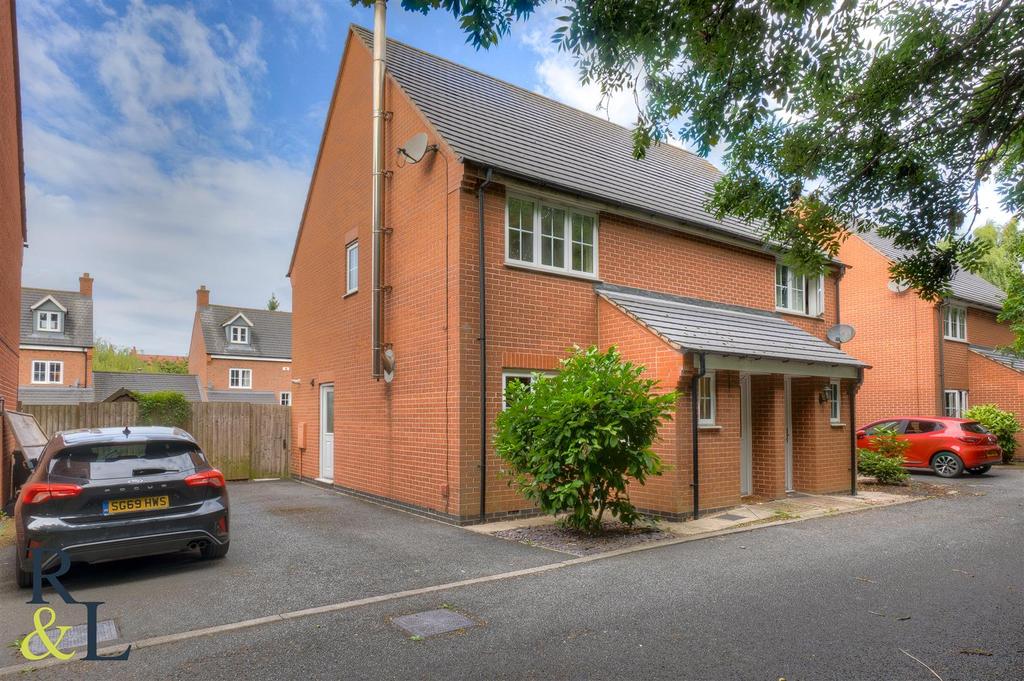 Ash Drive, AshbyDeLaZouch 3 bed semidetached house for sale £240,000