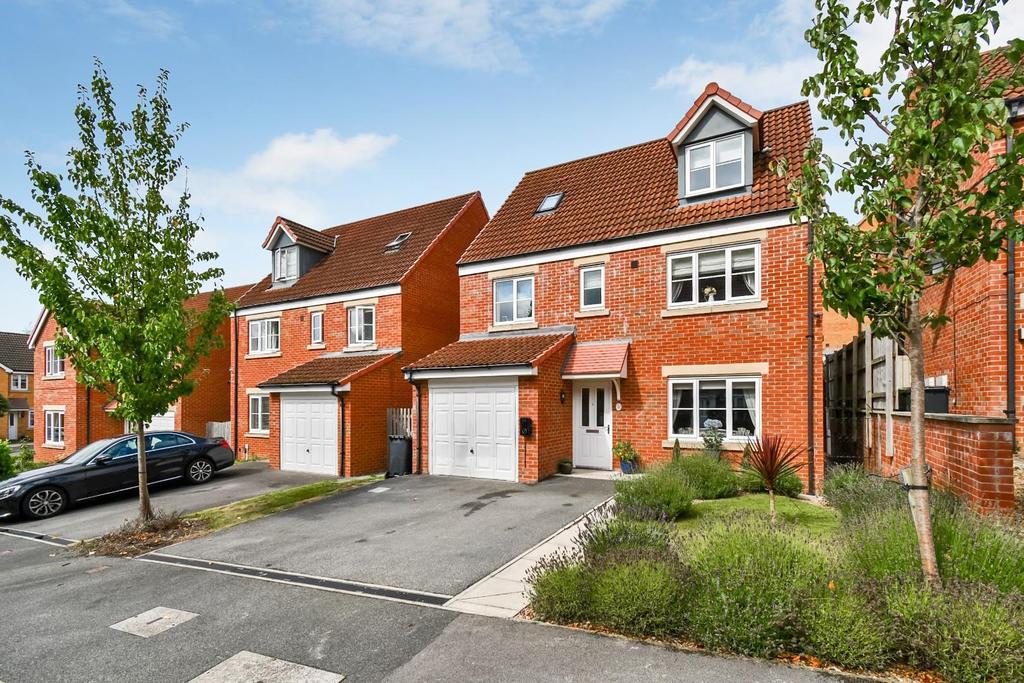 Greenlea Close, Yeadon, Leeds 5 bed detached house £499,950