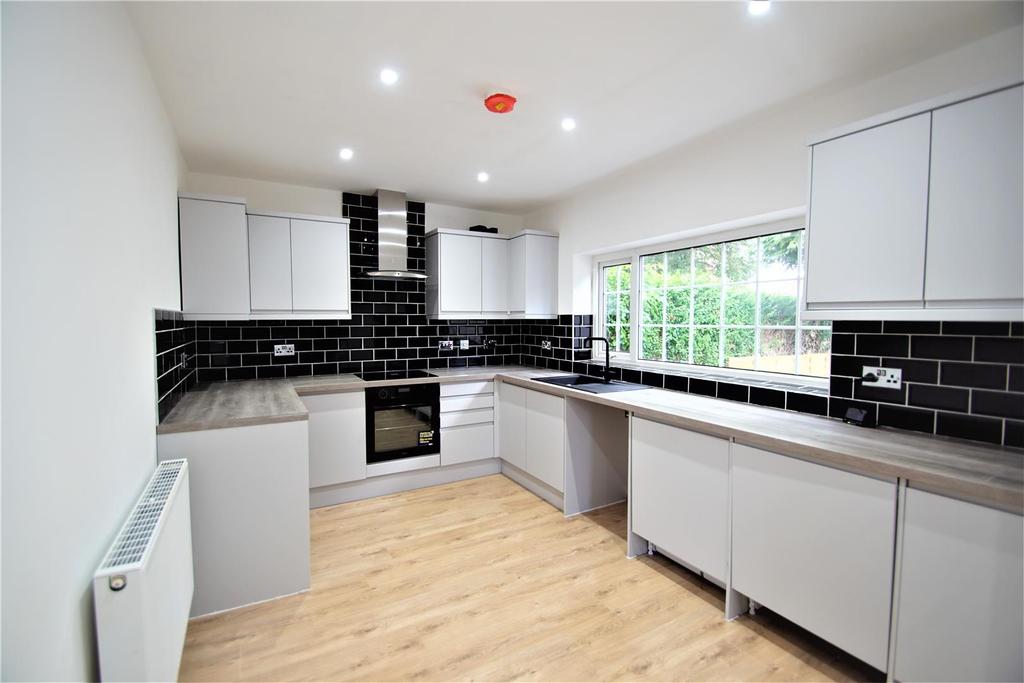 Church Lane, Garforth, Leeds 3 bed semidetached house £1,100 pcm (£