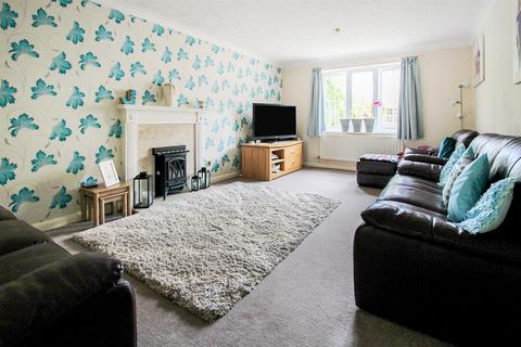 12 Whitings, Great Denham, Bedford, MK40 4GE