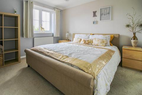 12 Whitings, Great Denham, Bedford, MK40 4GE