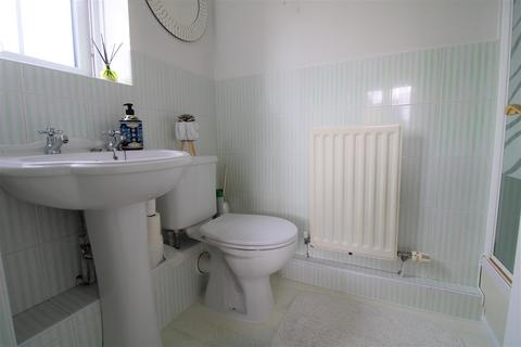 12 Whitings, Great Denham, Bedford, MK40 4GE