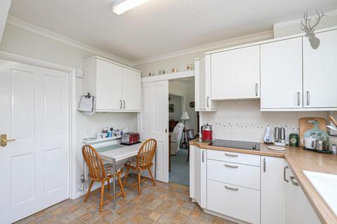 2 Harewood Hill, Theydon Bois, Epping, CM16 7EA