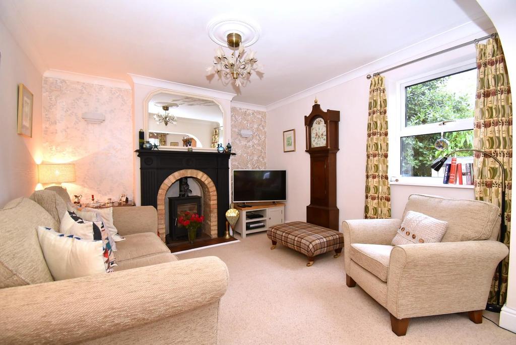Kings Stanley, Stonehouse 3 bed link detached house £550,000