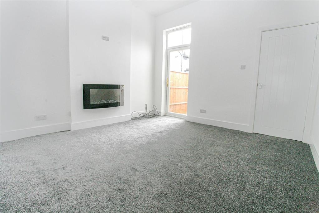 Sparrow Terrace, Porthill, Newcastle 2 bed terraced house £130,000