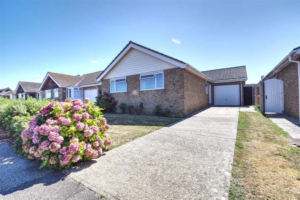 Ridgewood Gardens, BexhillOnSea 3 bed detached bungalow £479,950