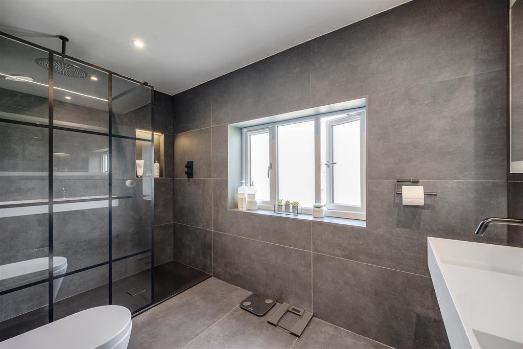 10 Ensuite.jpg