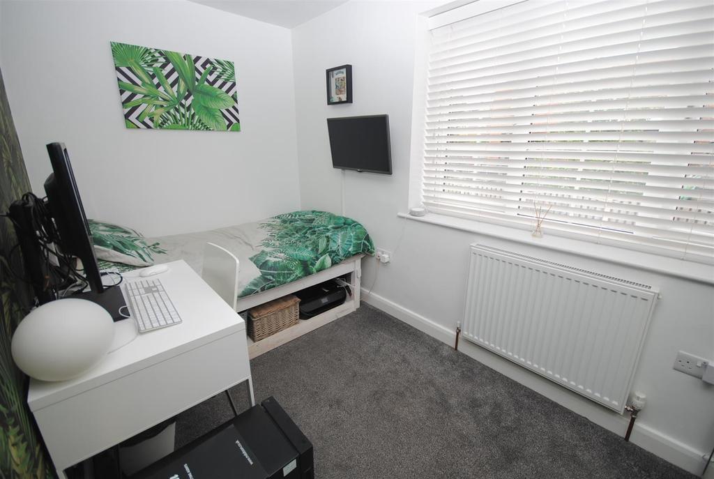 44kingedwardave BED3.JPG
