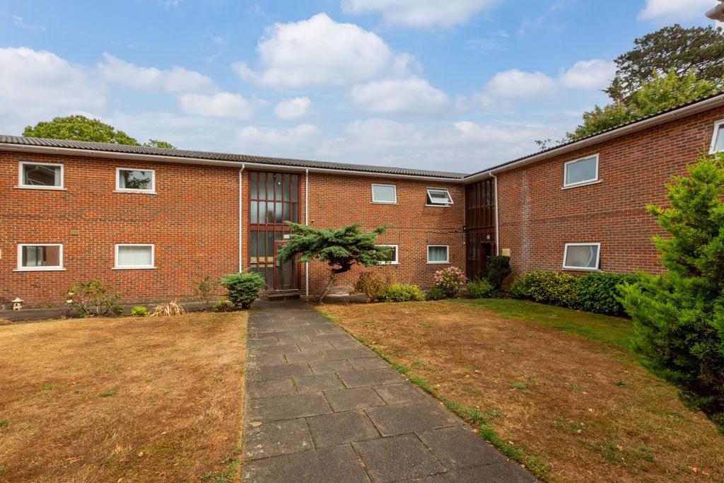 St Johns Road, Sevenoaks TN13 3NF Studio £850 pcm (£196 pw)