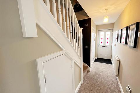 3 bedroom semi-detached house for sale - Stripe Road, New Rossington, Doncaster