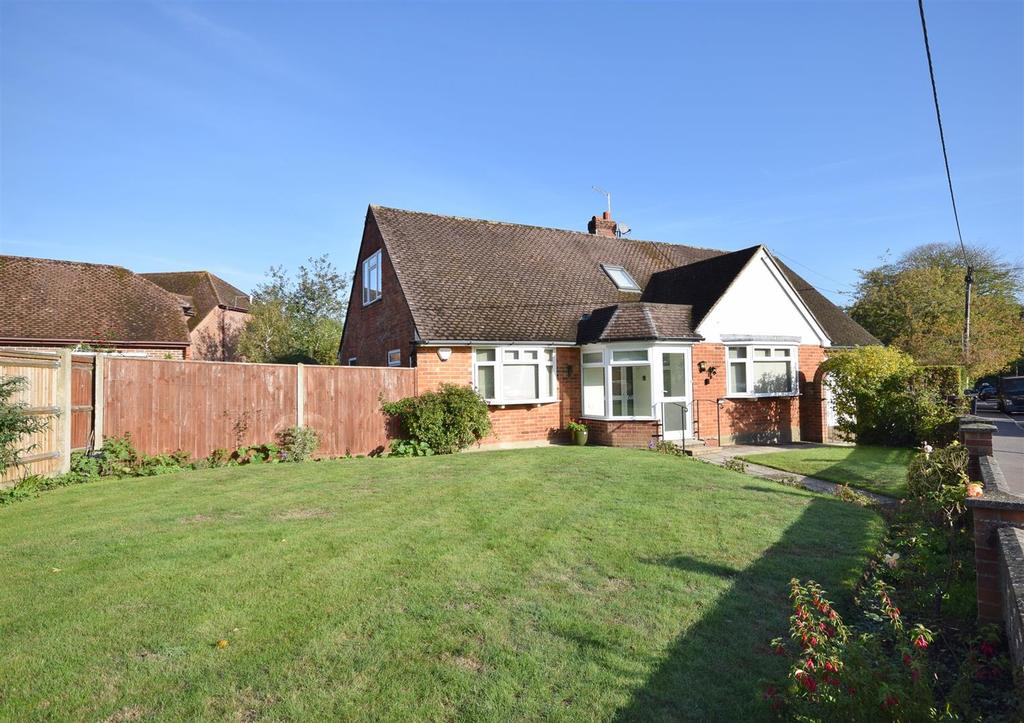 St. Marys Road, Liss 3 bed chalet for sale £610,000