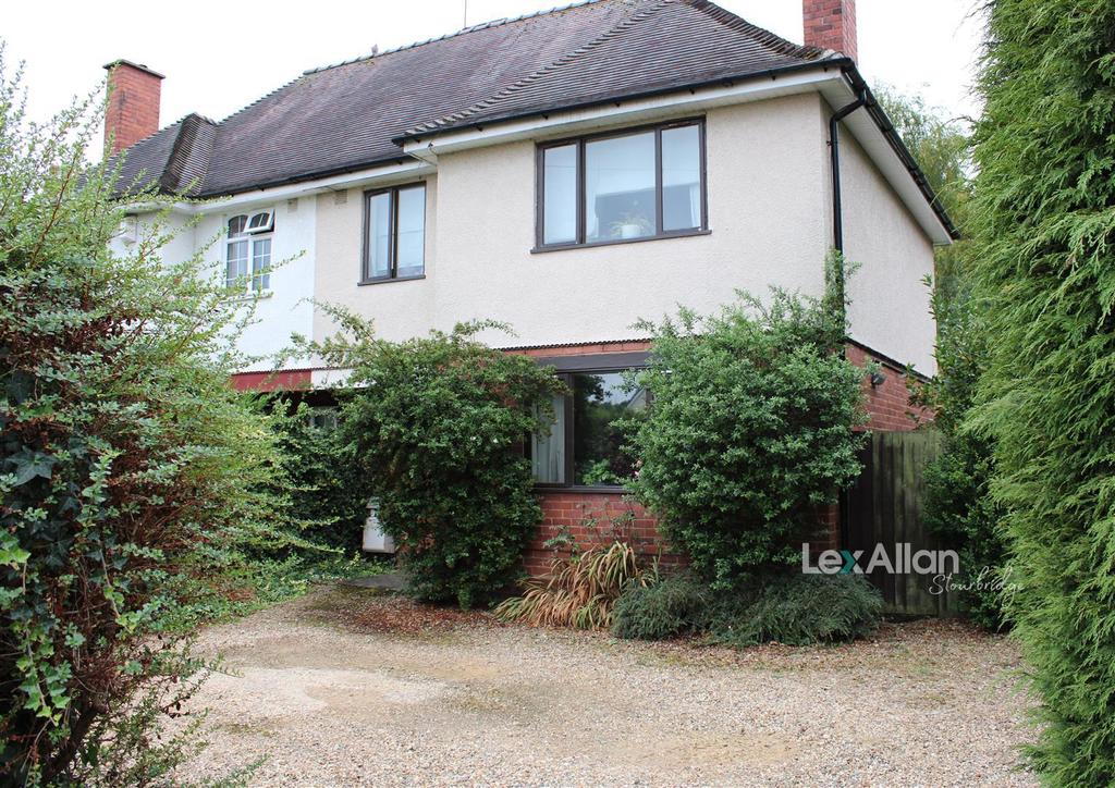 Caslon Crescent, Stourbridge 3 bed semidetached house £240,000