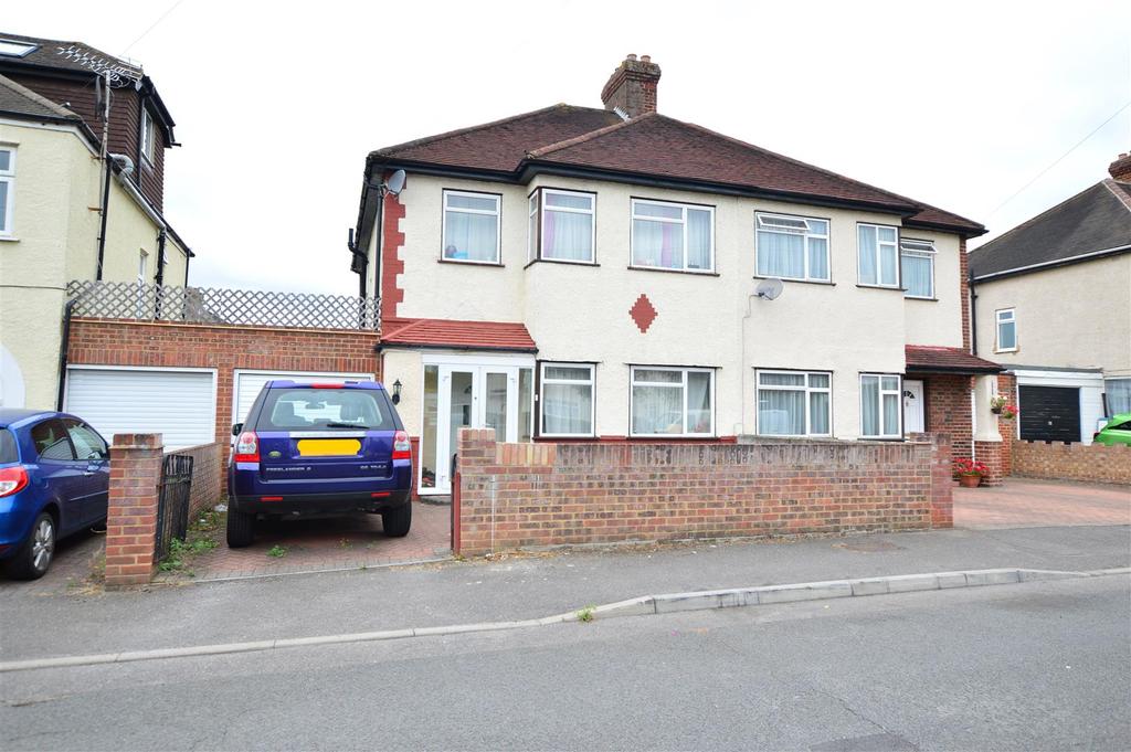 Midcroft, Slough 3 bed semidetached house £1,600 pcm (£369 pw)