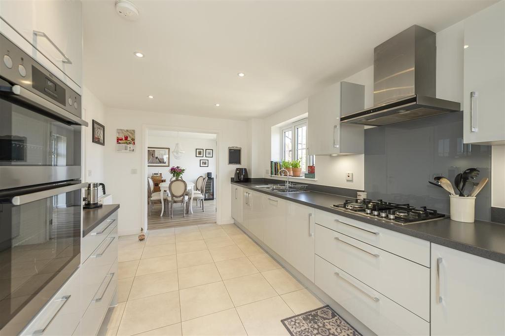 Chime Dell, Whitwell, Hitchin 4 bed detached house £795,000