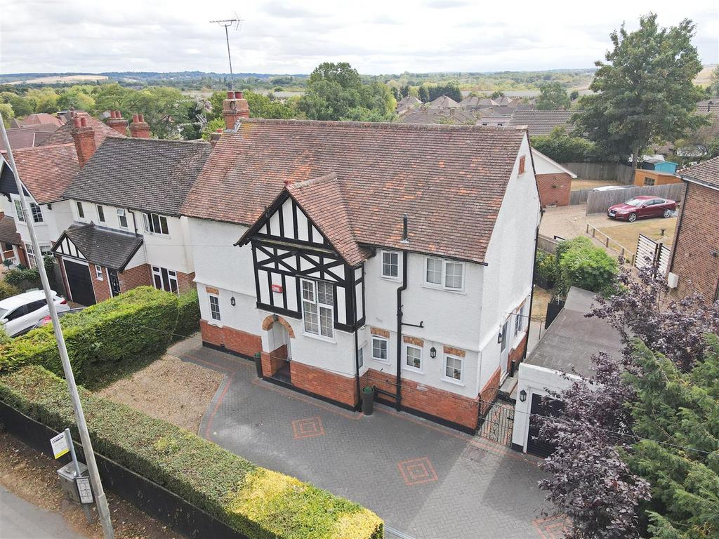 Buckingham Road, Bletchley, Milton... 5 bed detached house £700,000