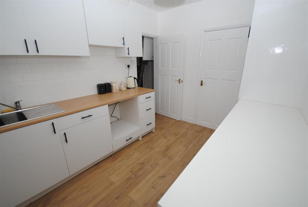Oulton Lane, Woodlesford, Leeds 2 bed semidetached bungalow £245,000