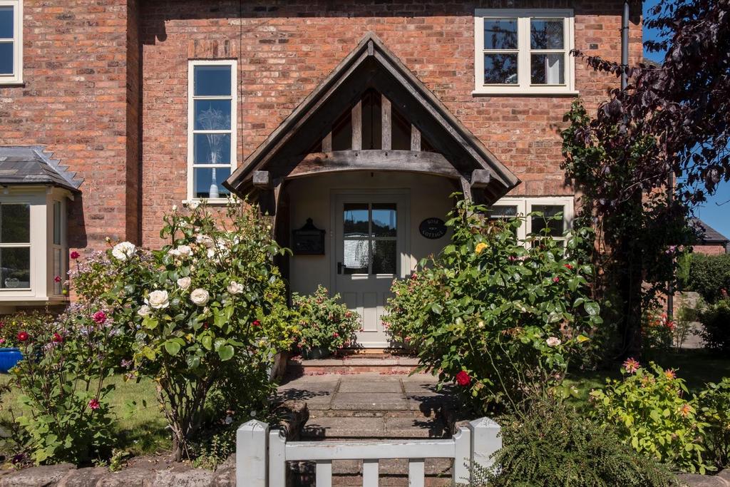 Rose Cottage-008.JPG