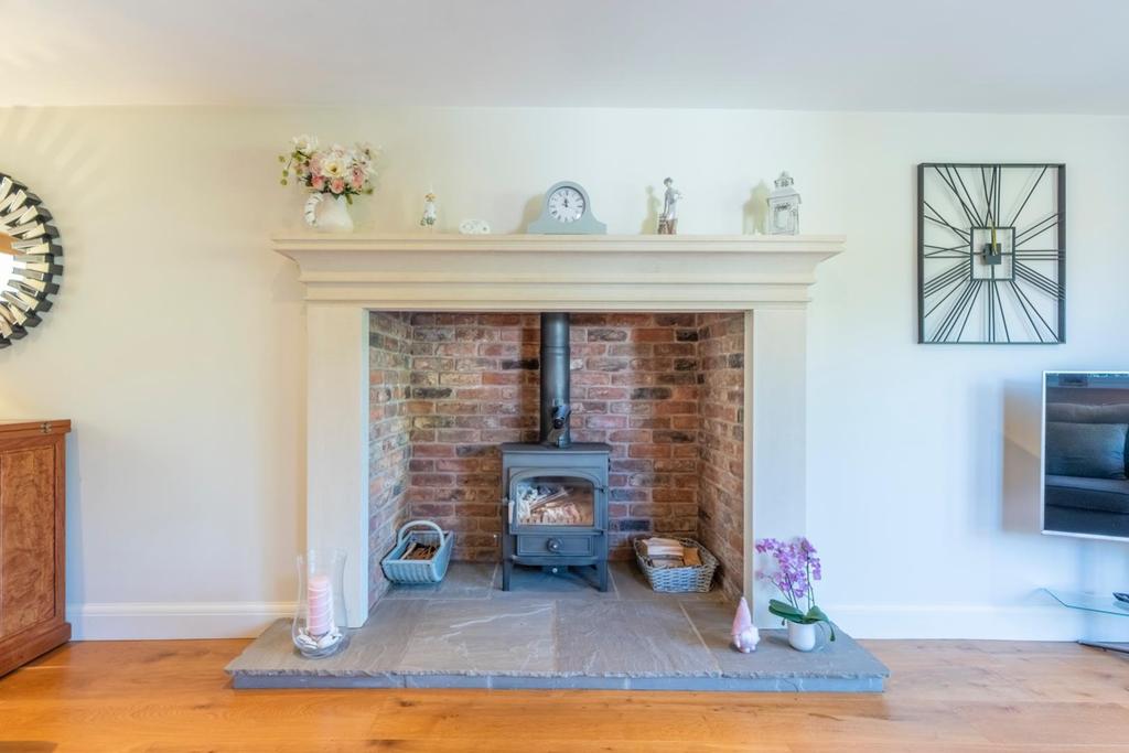 Rose Cottage-019.JPG