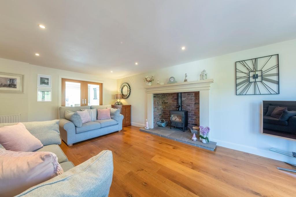 Rose Cottage-021.JPG