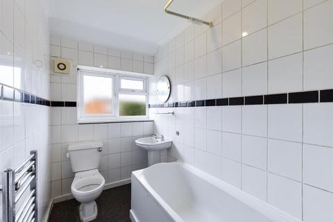 32 Overbury Crescent, New Addington, Croydon, CR0 0LL