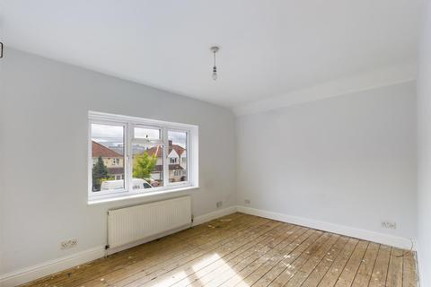 32 Overbury Crescent, New Addington, Croydon, CR0 0LL