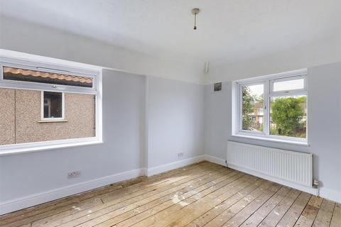 32 Overbury Crescent, New Addington, Croydon, CR0 0LL