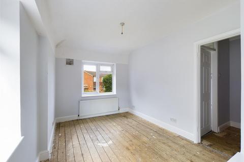 32 Overbury Crescent, New Addington, Croydon, CR0 0LL