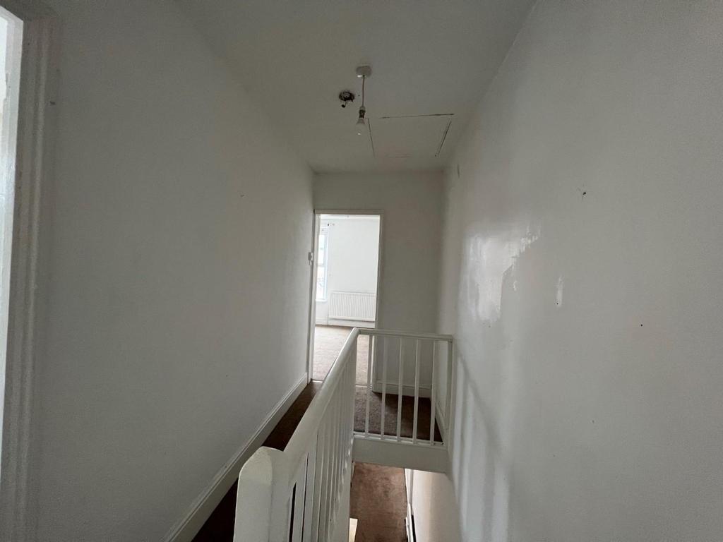 First floor landing.jpg