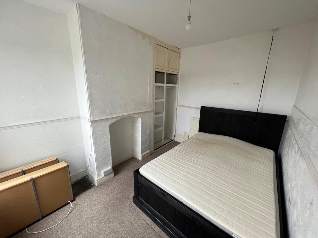 Bed1.jpg