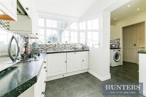 41 Broadmead Avenue, Worcester Park, KT4 7SN