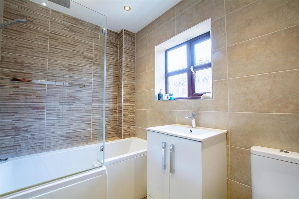 Bathroom (2)-HDR copy.jpg