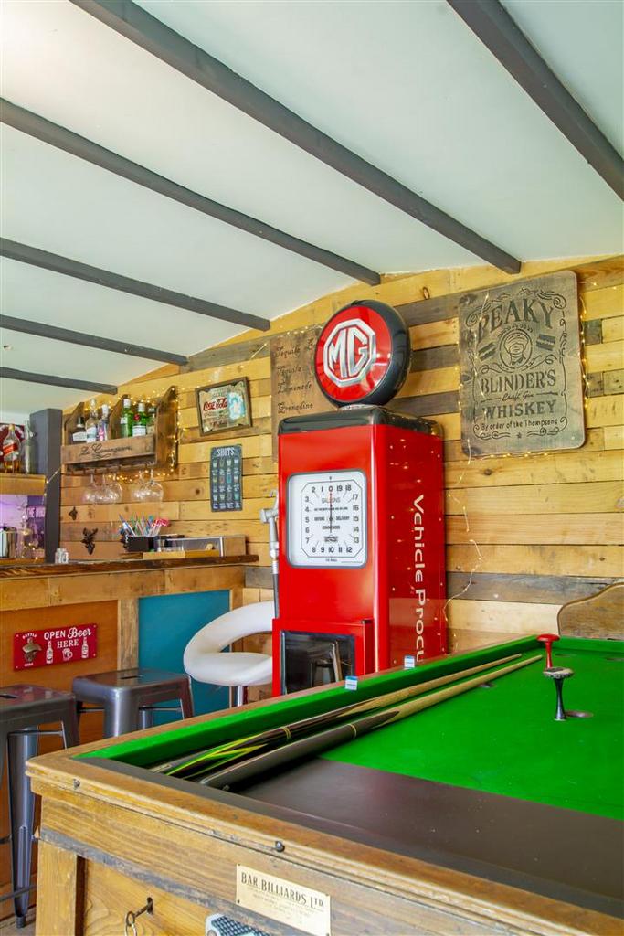Bar (8)-HDR copy.jpg