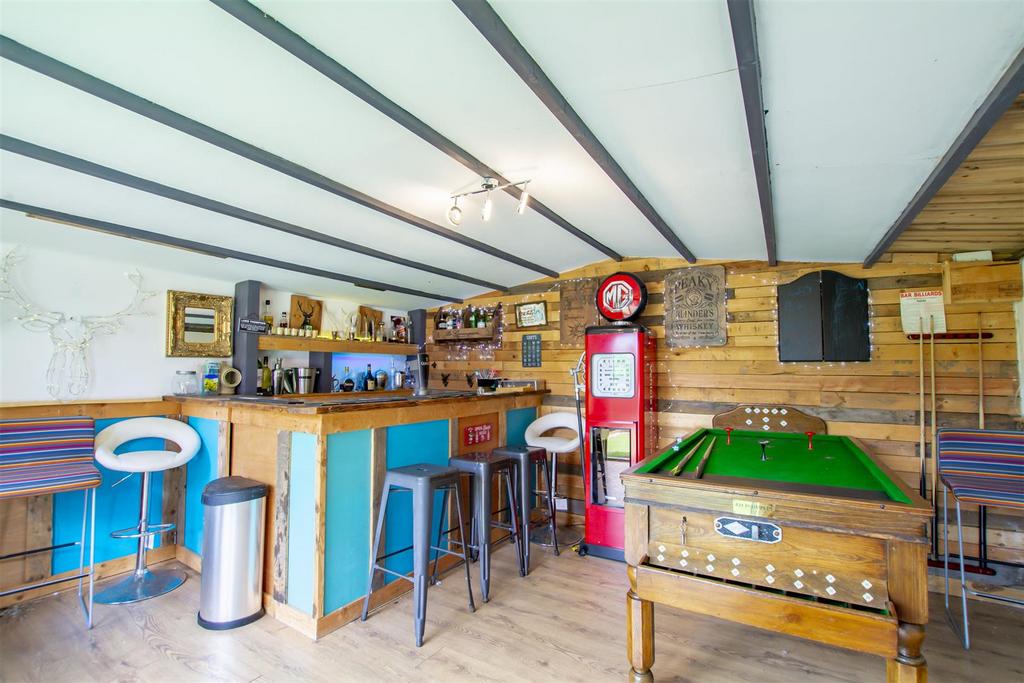 Bar (5)-HDR copy.jpg