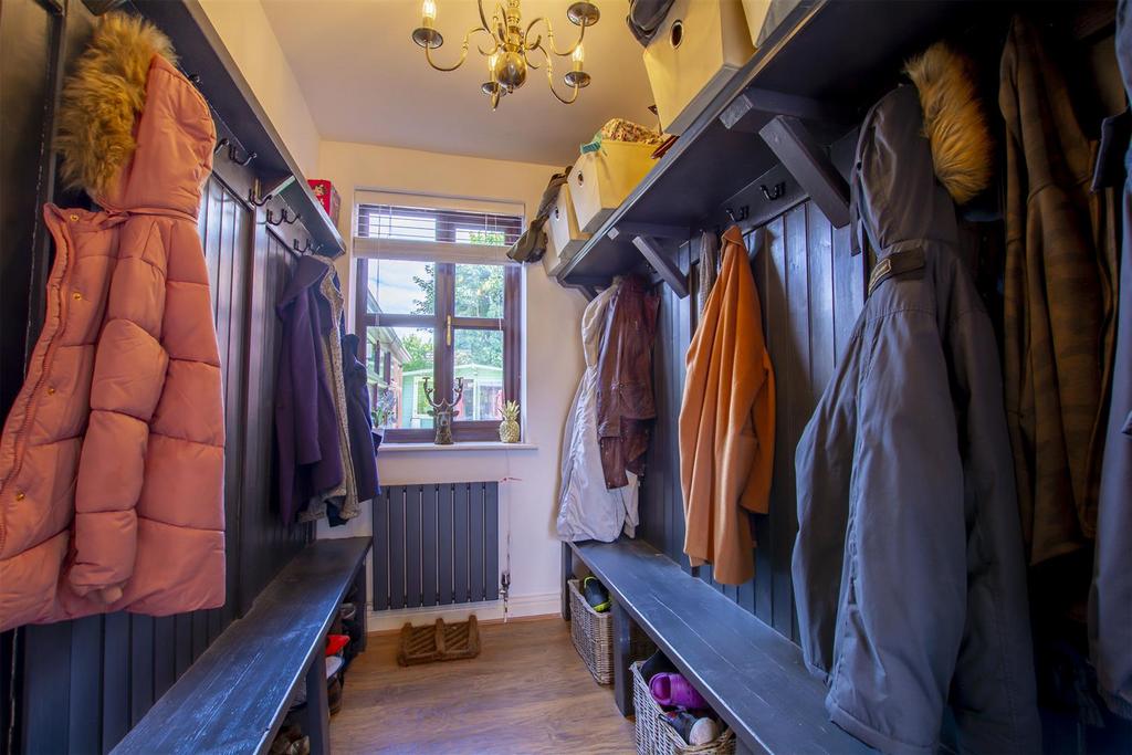 Cloak Room (2)-HDR copy.jpg