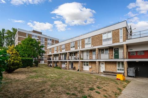 2 bedroom apartment for sale - Retingham Way, Chingford