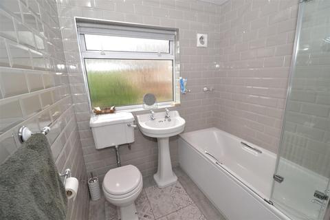 1 Highlands Close, Bradford, BD7 4BL