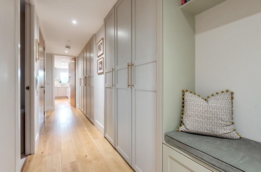 Northway House, Acton Walk, Whetstone 2 bed flat for sale £515,000
