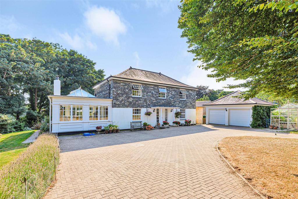 Moresk Gardens, Truro 4 bed detached house for sale £1,080,000