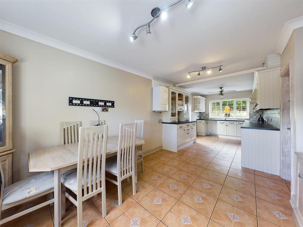 Tenth Avenue, Llay, Wrexham 3 bed end of terrace house £180,000