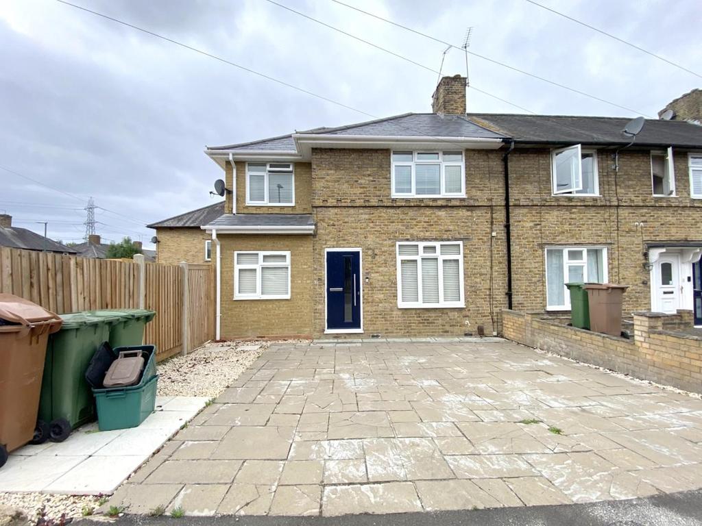 Keynsham Road, Morden, Sutton, SM4 6NL 3 bed end of terrace house £
