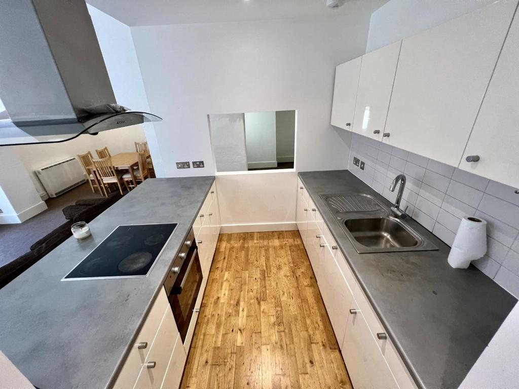 College Street South, Liverpool 1 bed apartment £700 pcm (£162 pw)