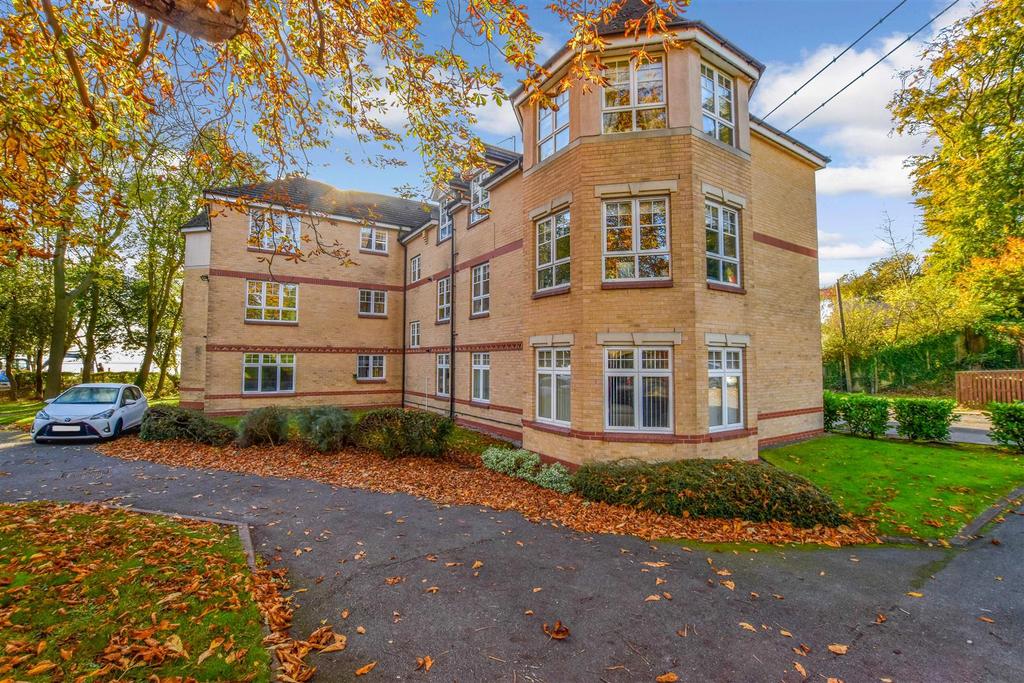 St. Marys Close, Hessle 2 bed penthouse £145,000