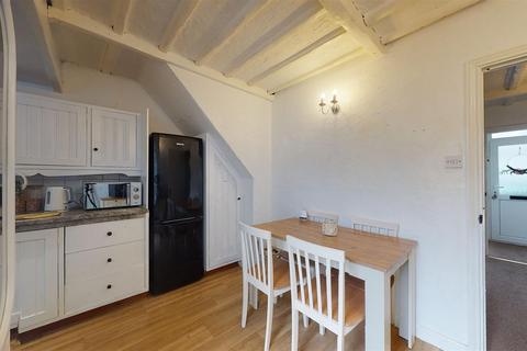 32 Glenfield Road, Dover, CT16 2AL
