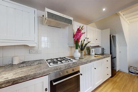 32 Glenfield Road, Dover, CT16 2AL
